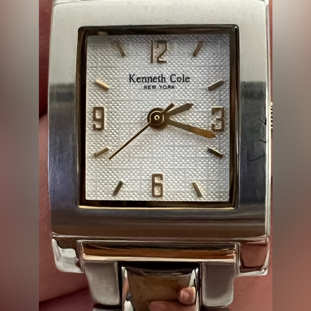 NWT Authentic Vintage Kenneth Cole 2-Tone Stainless Steel Bracelet Watch KC4300 - Picture 11 of 15